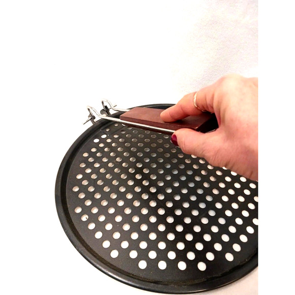 PIZZA OVEN Grill Pizza Pan 12" w Folding Wood Handle, Non-Stick, Air Vents NEW!! - Picture 3 of 9